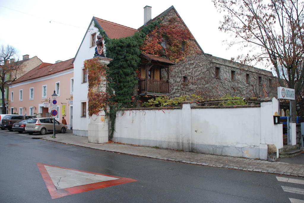 Gasthof Ludl Hotel Gross-Enzersdorf Exterior photo